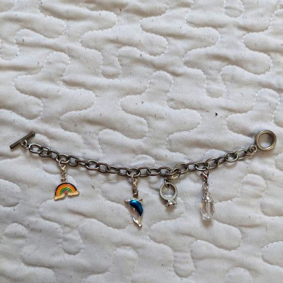(3 for 12$) Cute charm bracelet with removable charms - Picture 1 of 3